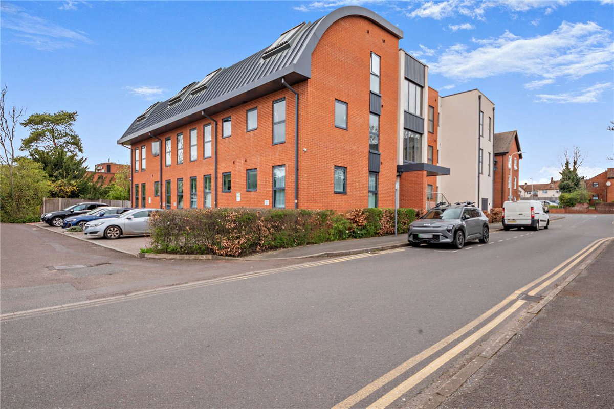 2 bedroom Flat, St Marys Road, Newbury, RG14 - Sold