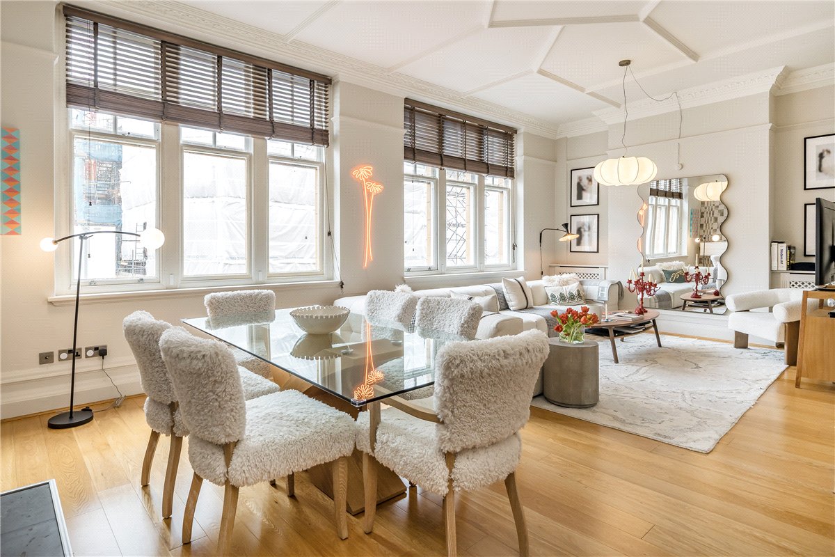 2 bedroom Flat, South Audley Street, London, W1K - Available