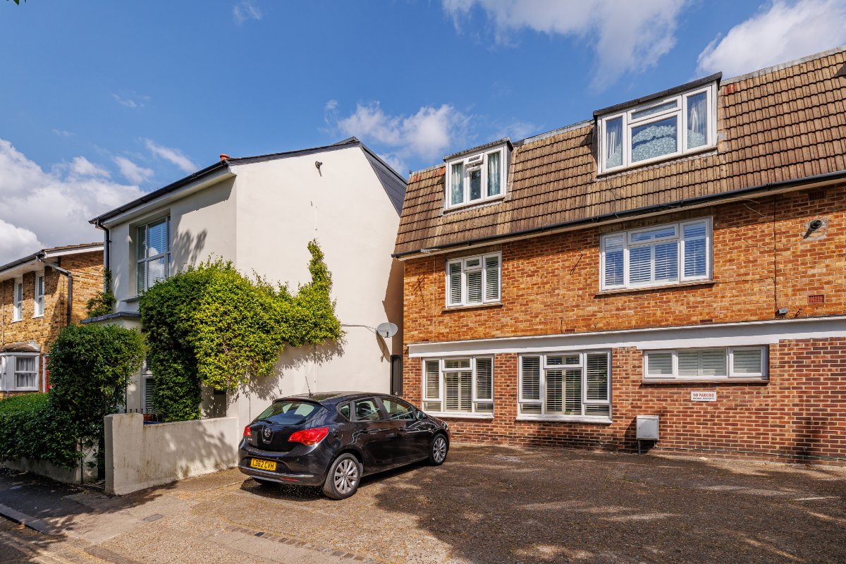 1 bedroom Flat, Railway Side, London, SW13 - Available, Image 10