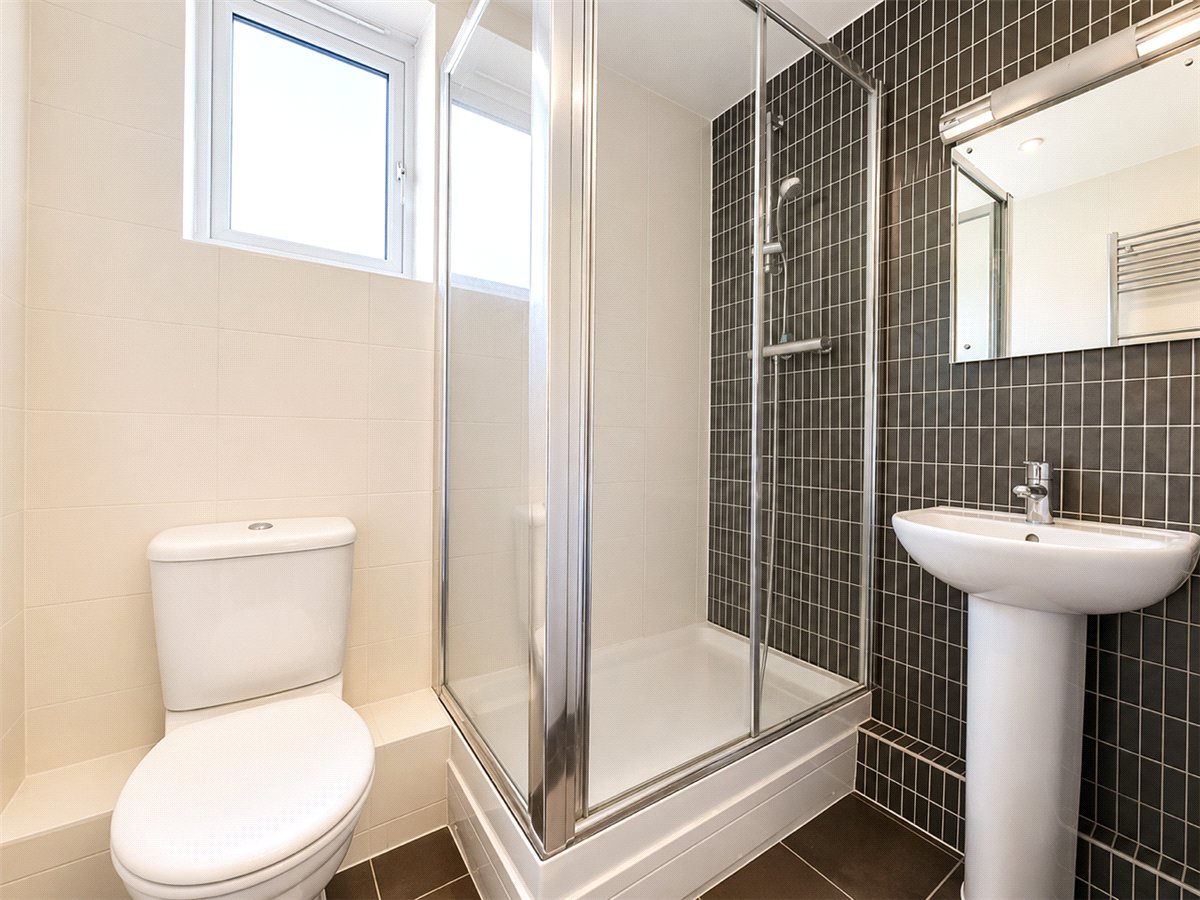 2 bedroom Flat, Fraser Gardens, Winchester, SO22 - , Image 7