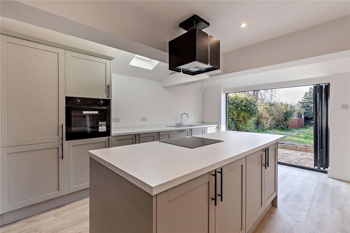 3 bedroom House, Andover Road, Newbury, RG14 - Sold, Image 8