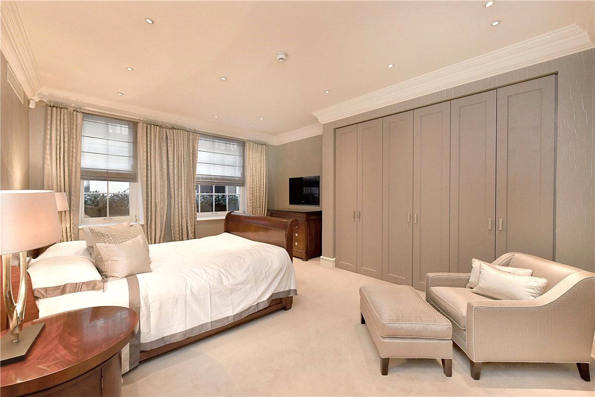 4 bedroom Flat, Upper Grosvenor Street, Mayfair, W1K - Available, Image 26