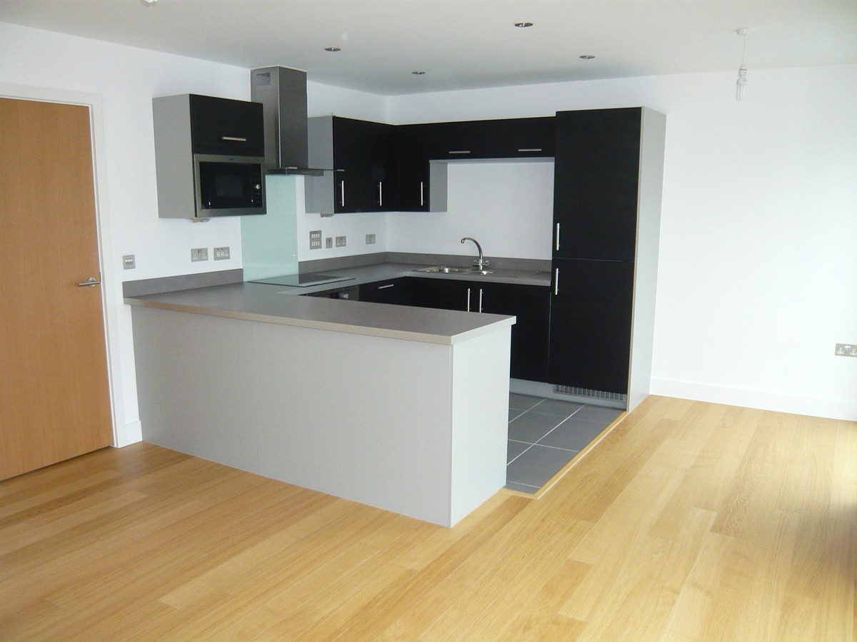 2 bedroom Flat, Park Way, Newbury, RG14 - Let Agreed, Image 9