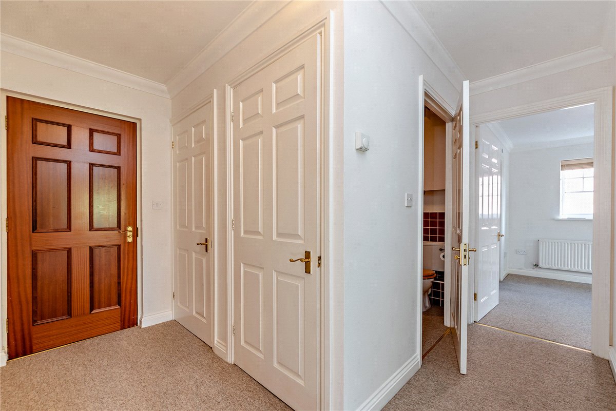2 bedroom Flat, Newtown Road, Newbury, RG14 - Available, Image 8