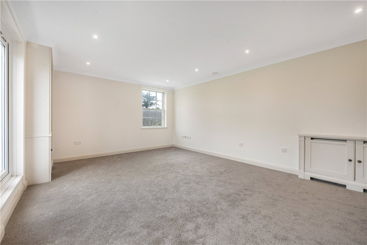 2 bedroom Flat, Ford Road, Tortington, BN18 - Available, Image 7