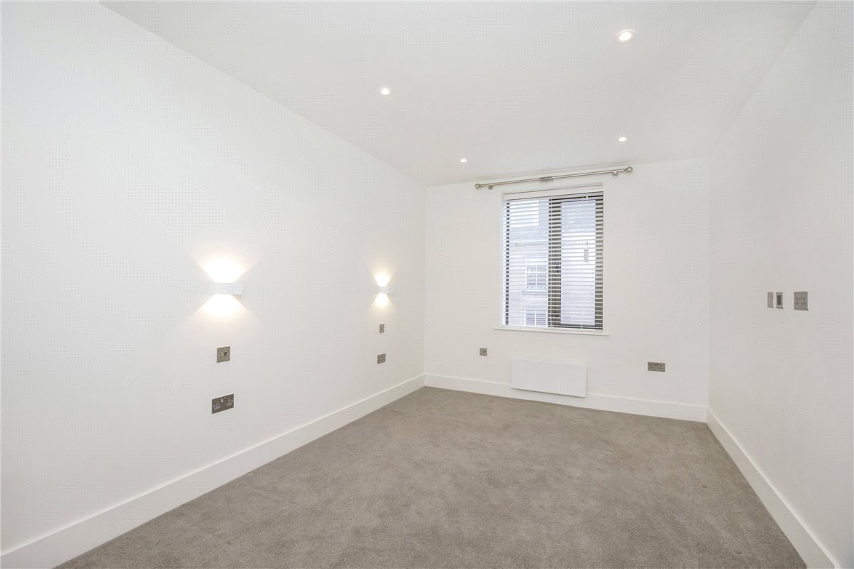 2 bedroom Flat, Station Parade, Harrogate, HG1 - , Image 5