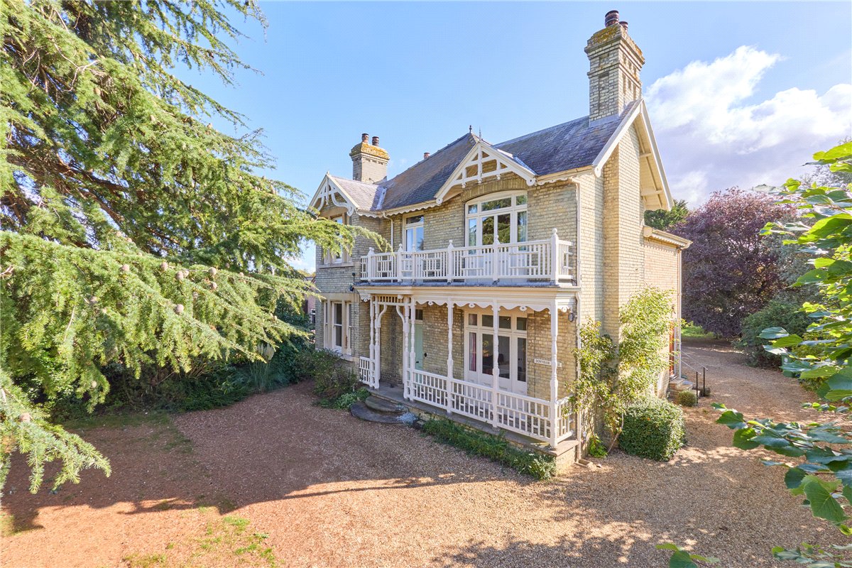 6 bedroom House, Station Road, Longstanton, CB24 - Available