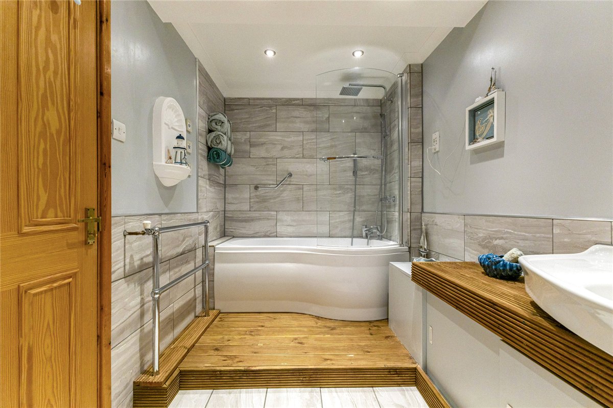 4 bedroom Bungalow, Chapel Road, Great Eversden, CB23 - Available, Image 12