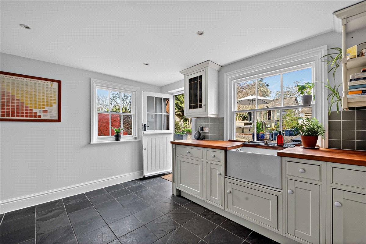4 bedroom House, George Street, Kingsclere, RG20 - Available, Image 6