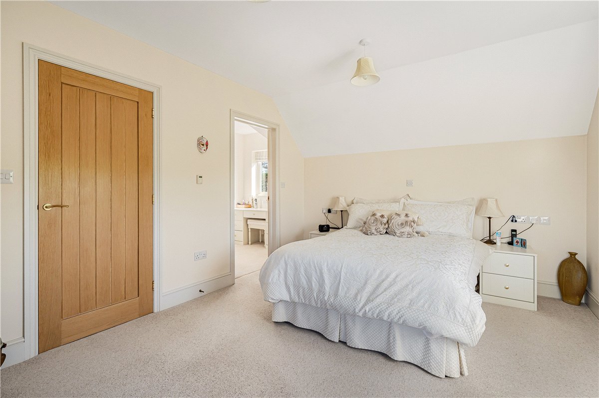 4 bedroom House, Main Road, Cherhill, SN11 - Available, Image 7