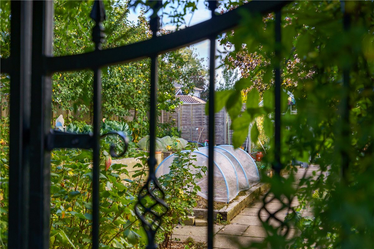 6 bedroom House, Doncaster Road, Selby, YO8 - Available, Image 1