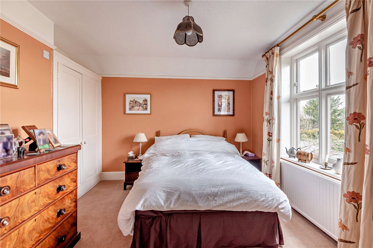 5 bedroom House, Andover Road, Newbury, RG14 - Available, Image 17