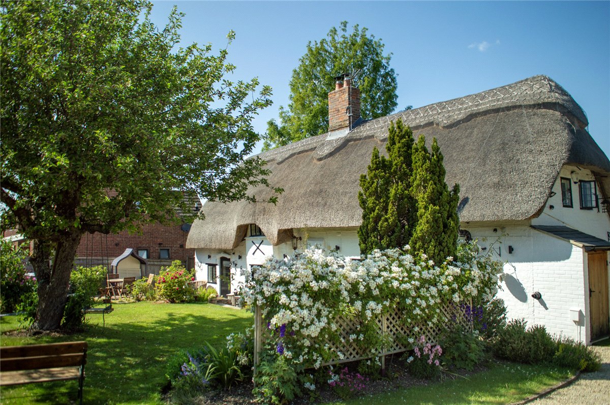 4 bedroom Cottage, Newbury Road, Wickham, RG20 - Available, Image 17
