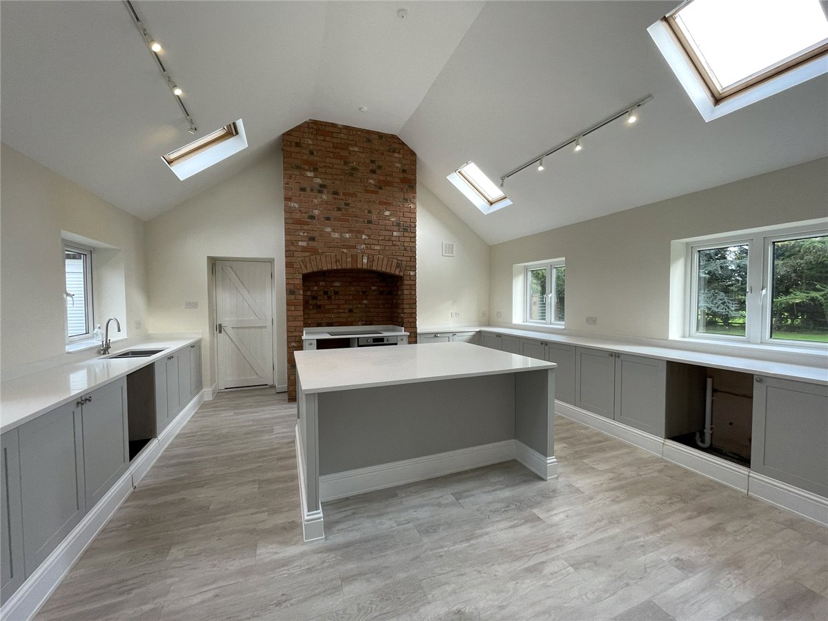 5 bedroom House, Common Lane, Church Fenton, LS24 - Let Agreed, Image 1