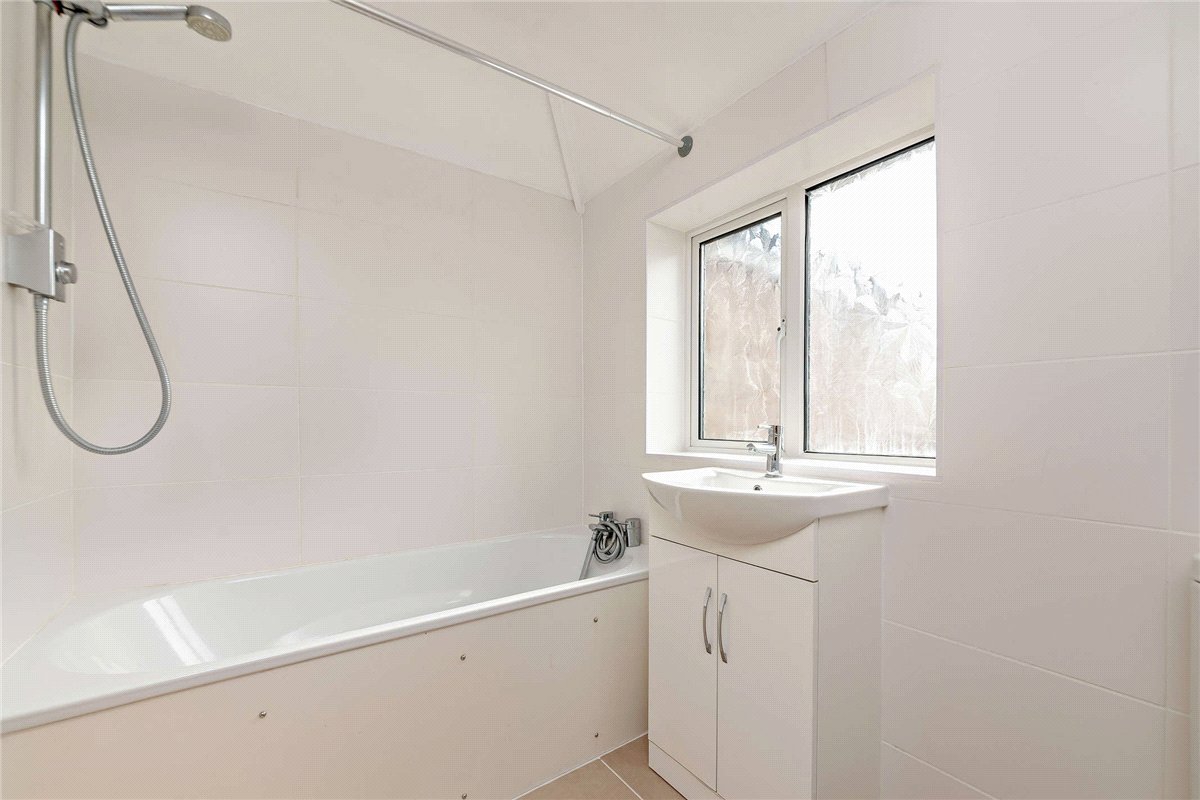 4 bedroom House, Sagecroft Road, Thatcham, RG18 - Sold STC, Image 4