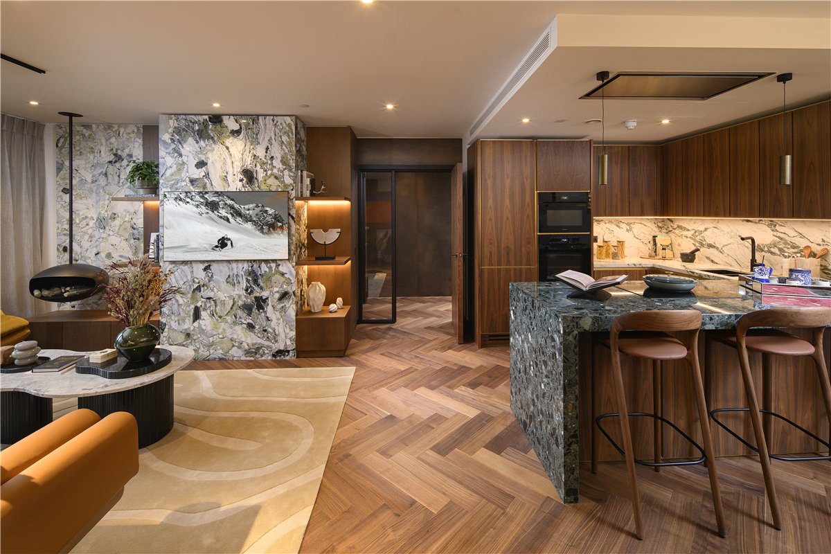 3 bedroom Flat, London Dock, 9 Arrival Square, E1W - Available