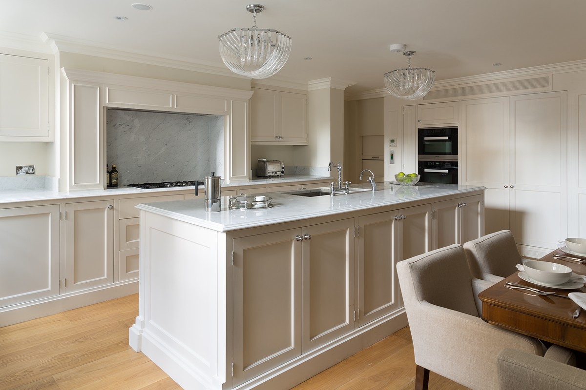 6 bedroom House, Upper Brook Street, Mayfair, W1K - Available, Image 8