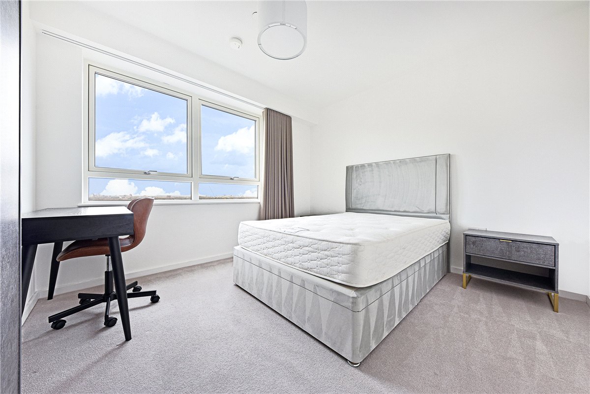 2 bedroom Flat, Heartwell Avenue, London, E16 - Let Agreed, Image 3