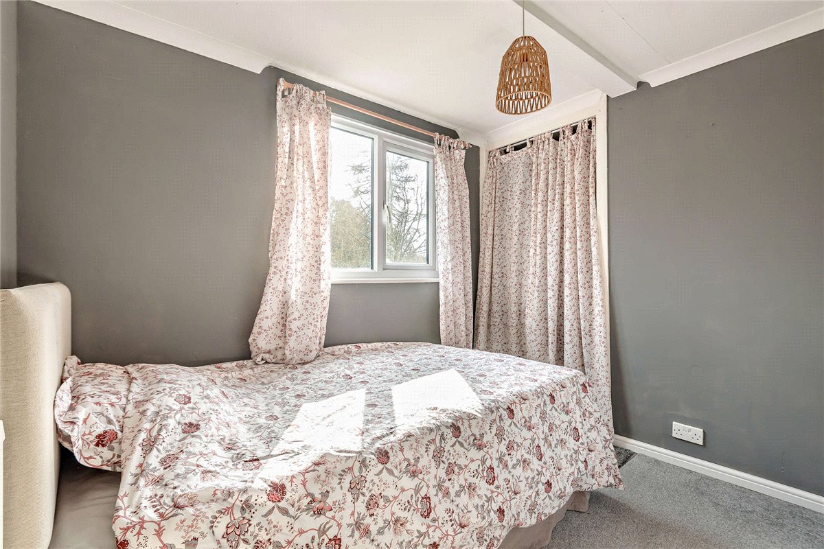 4 bedroom House, Broadlayings, Woolton Hill, RG20 - Sold, Image 3