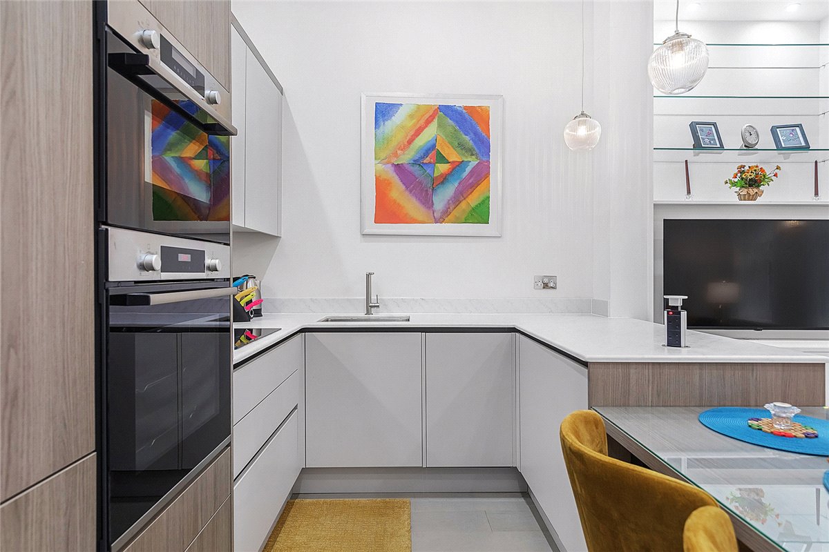 2 bedroom Flat, Berkeley Street, Mayfair, W1J - Available, Image 4
