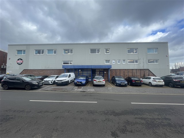 17647 Sq Ft, 43-44 Aston Road, Waterlooville, PO7 - Available