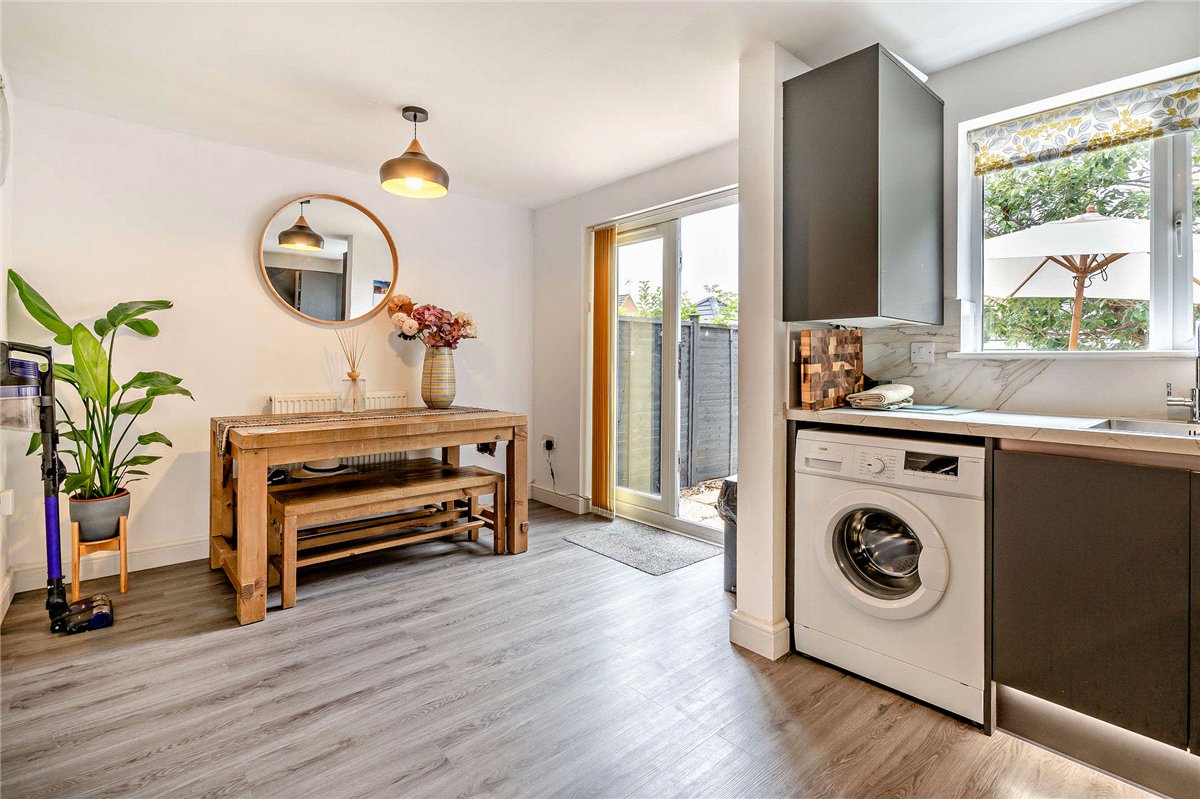 3 bedroom House, Mandarin Drive, Newbury, RG14 - Available, Image 6