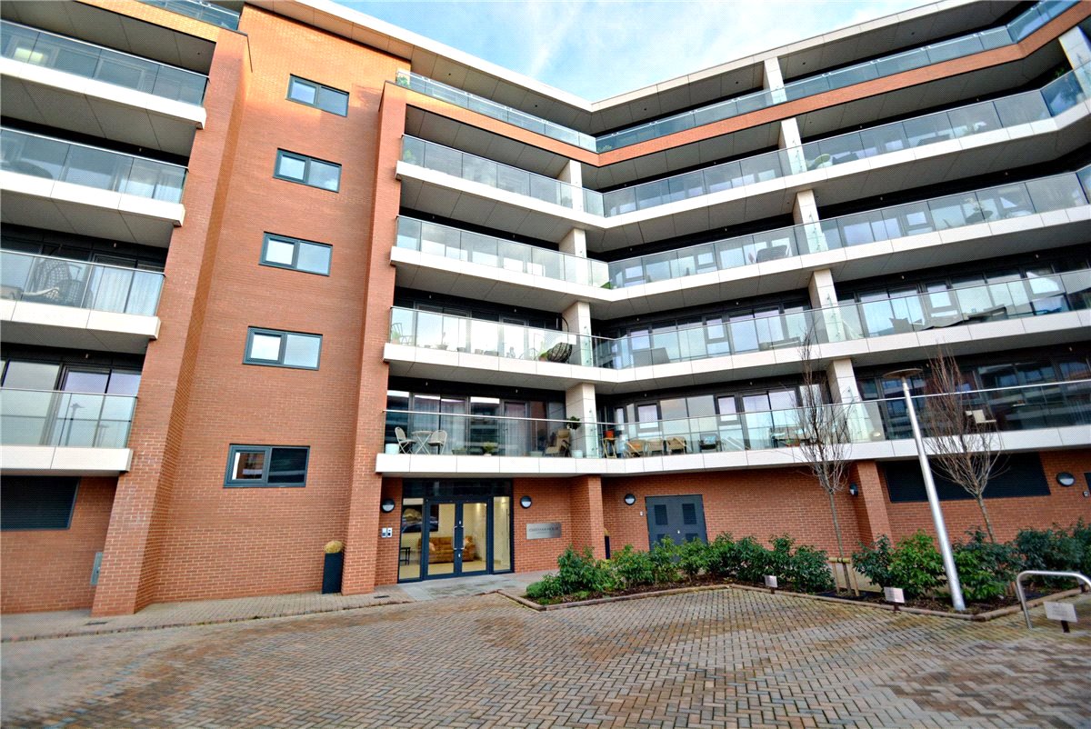 1 bedroom Flat, Racecourse Road, Newbury, RG14 - Available