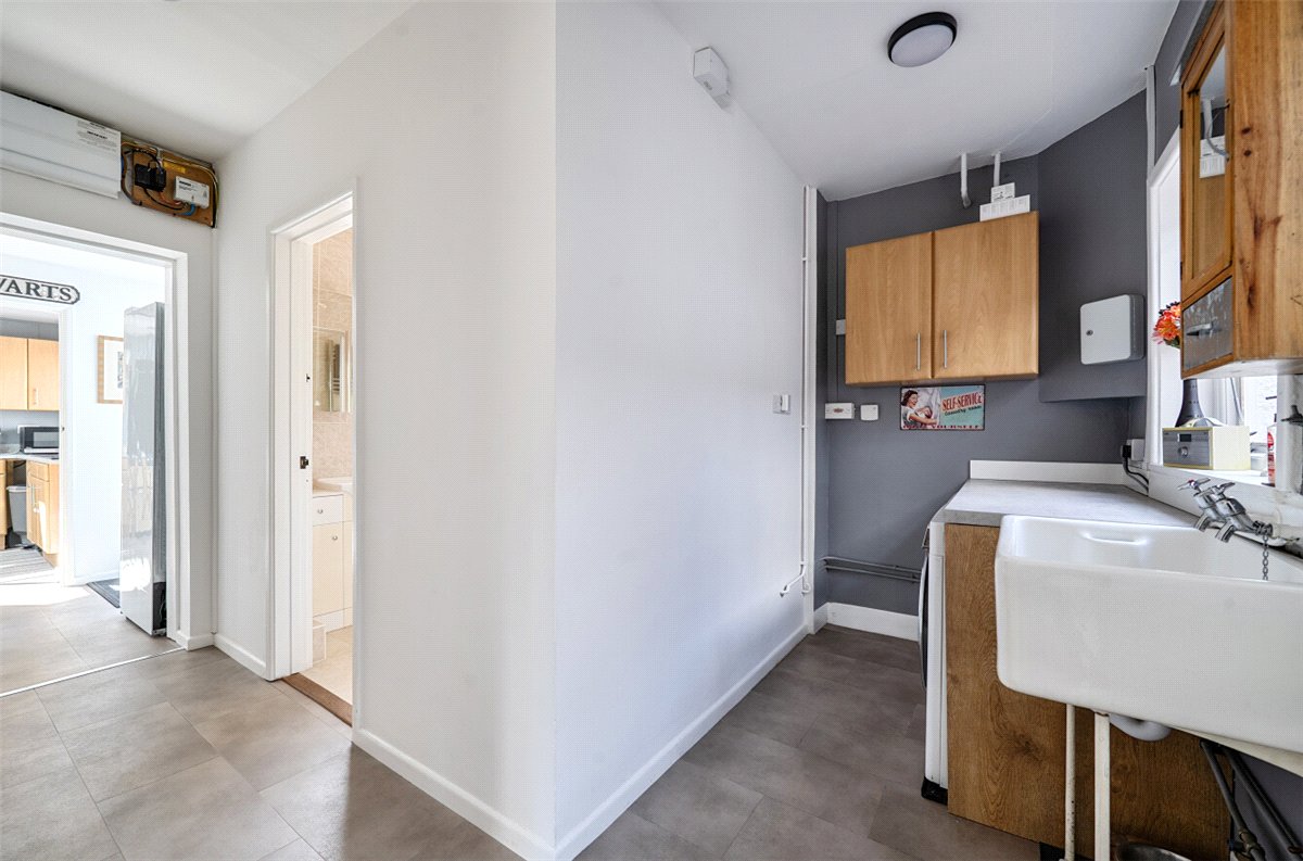 3 bedroom House, Main Road, Cherhill, SN11 - Available, Image 10