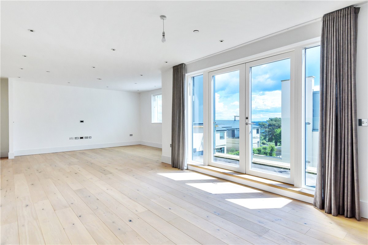 3 bedroom Flat, Granville Road, Bath, BA1 - , Image 3