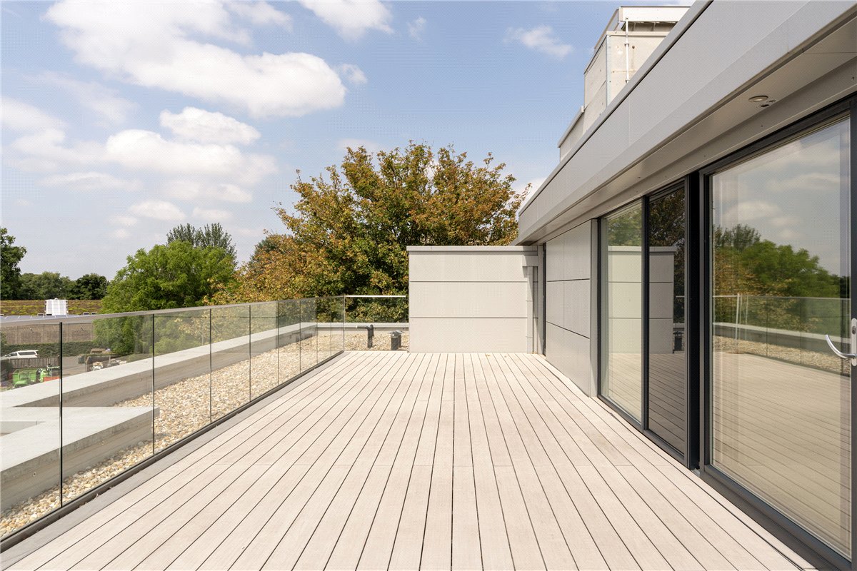 3 bedroom Flat, Broomhouse Lane, London, SW6 - Available, Image 3