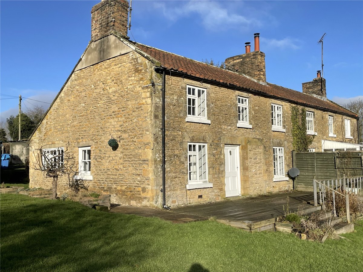 3 bedroom House, Wrench Green, Hackness, YO13 - Let Agreed