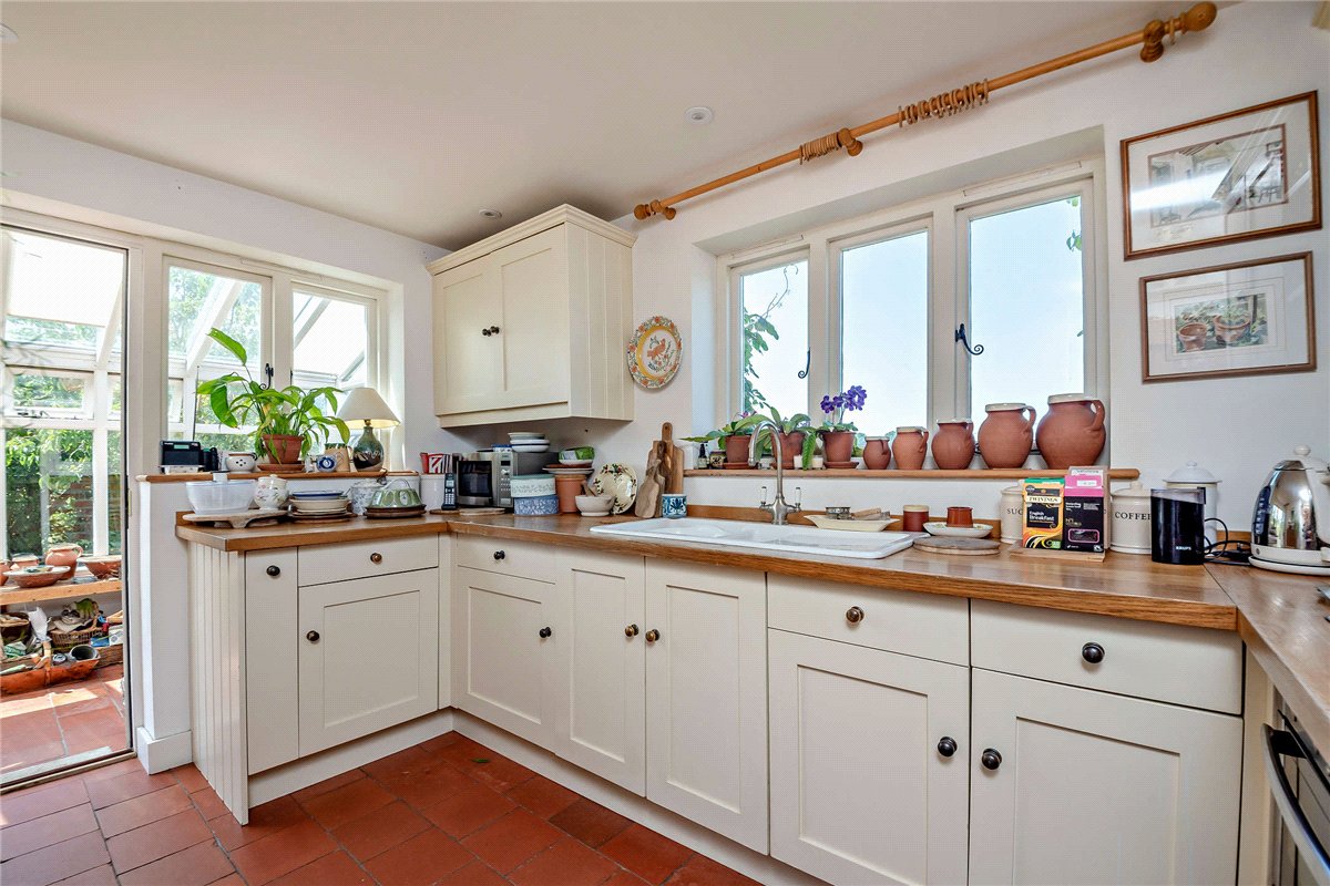 3 bedroom House, Harts Hill Road, Thatcham, RG18 - Available, Image 5