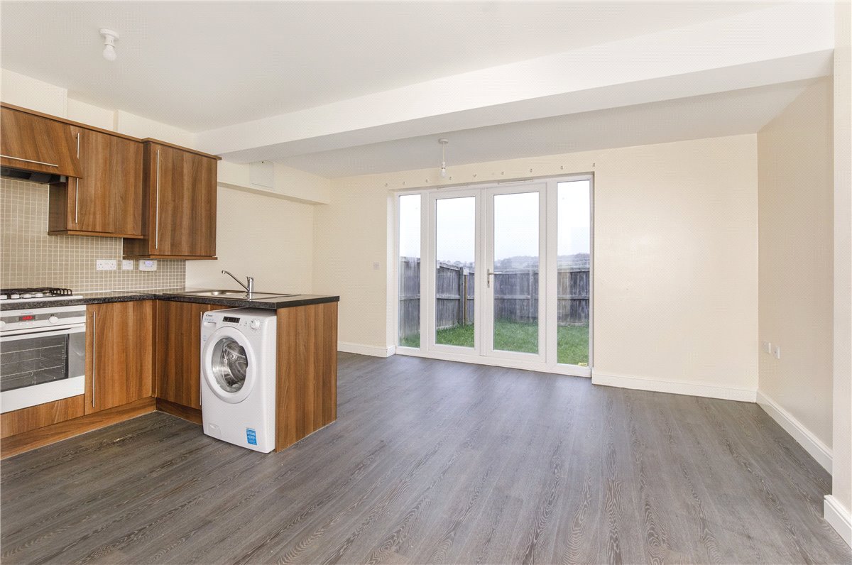 3 bedroom House, Bracken Way, Harworth, DN11 - , Image 2