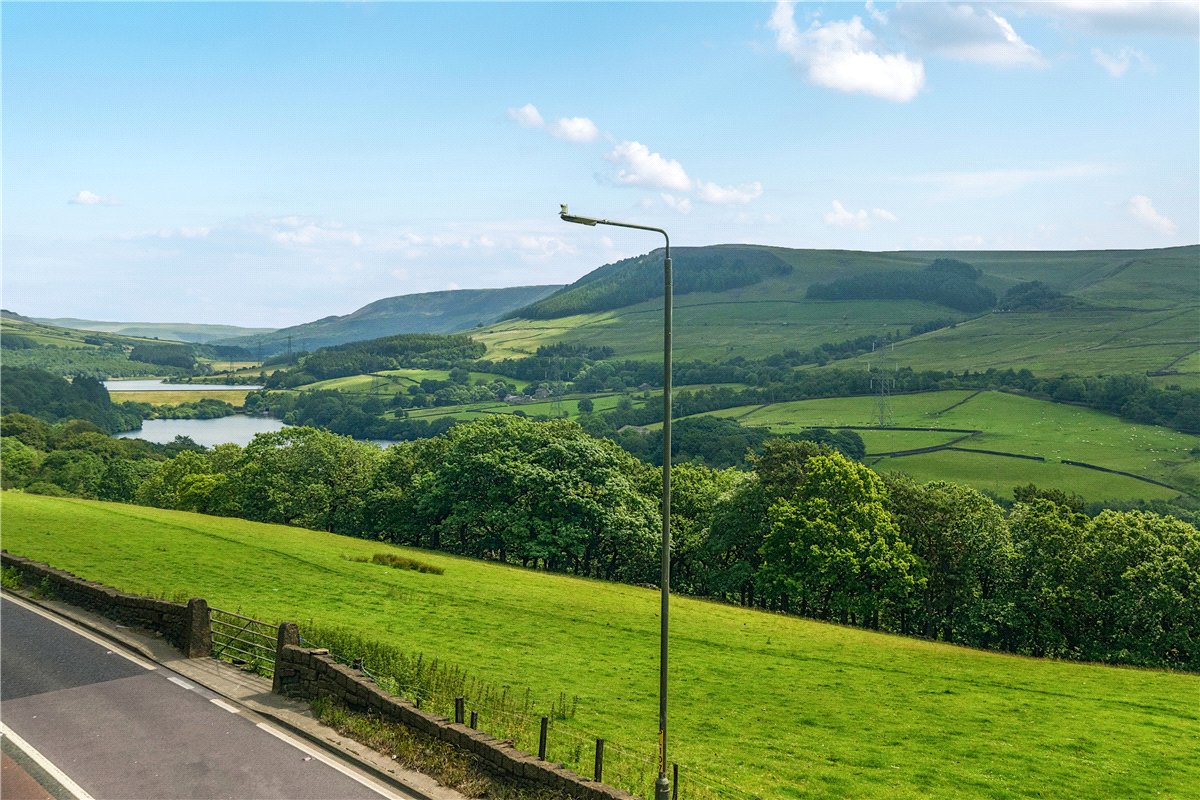 4 bedroom House, Woodhead Road, Tintwistle, SK13 - Available, Image 1