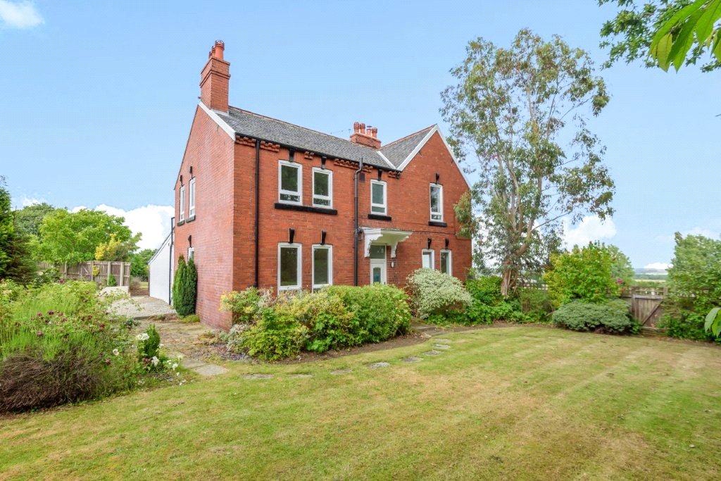 5 bedroom House, Holmsley Lane, Brierley, S72 - Let Agreed