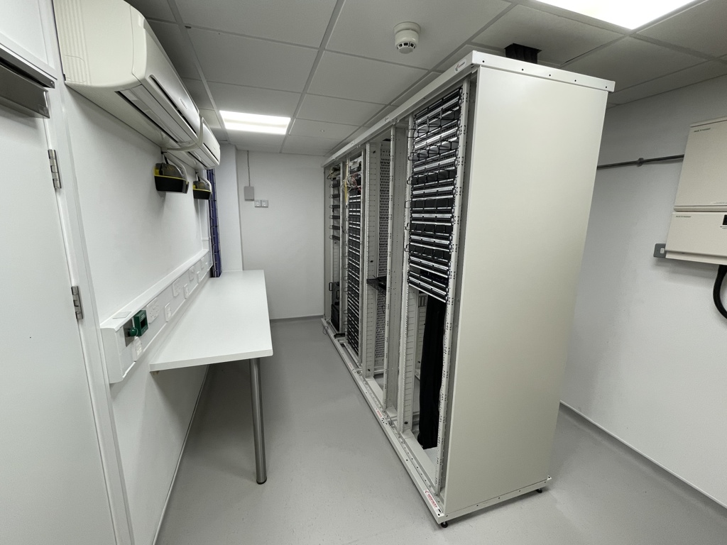 21148 Sq Ft, 4-10 The Quadrant, Abingdon, OX14 - Available, Image 4