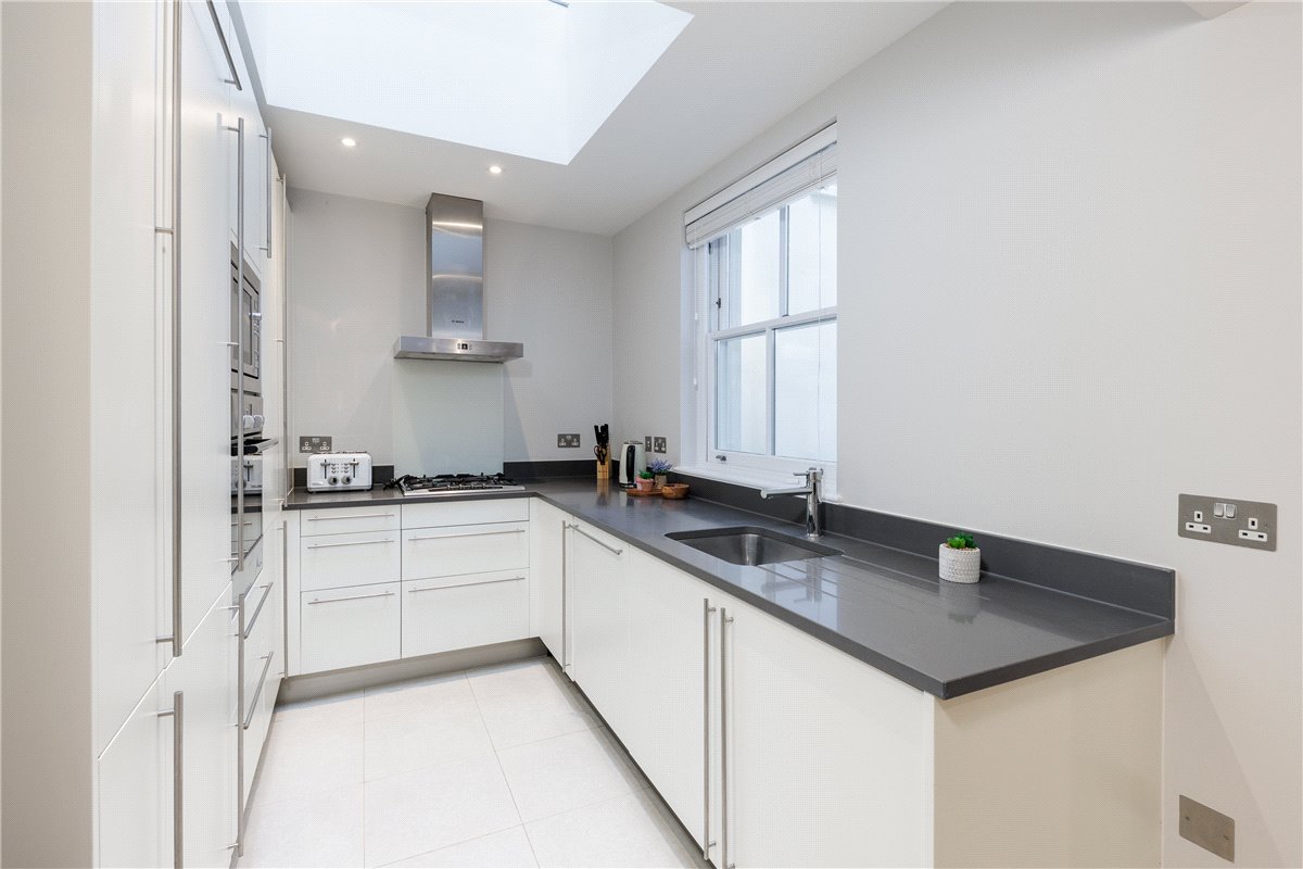 2 bedroom Flat, Gloucester Place, Marylebone, W1U - Available, Image 2