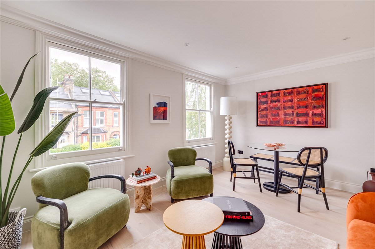 3 bedroom Flat, Standen Road, London, SW18 - Available