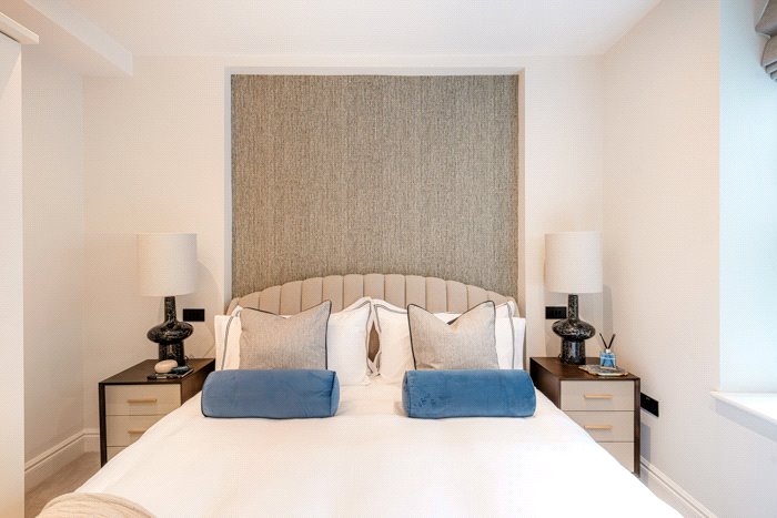 3 bedroom Flat, Curzon Street, Mayfair, W1J - Available, Image 17