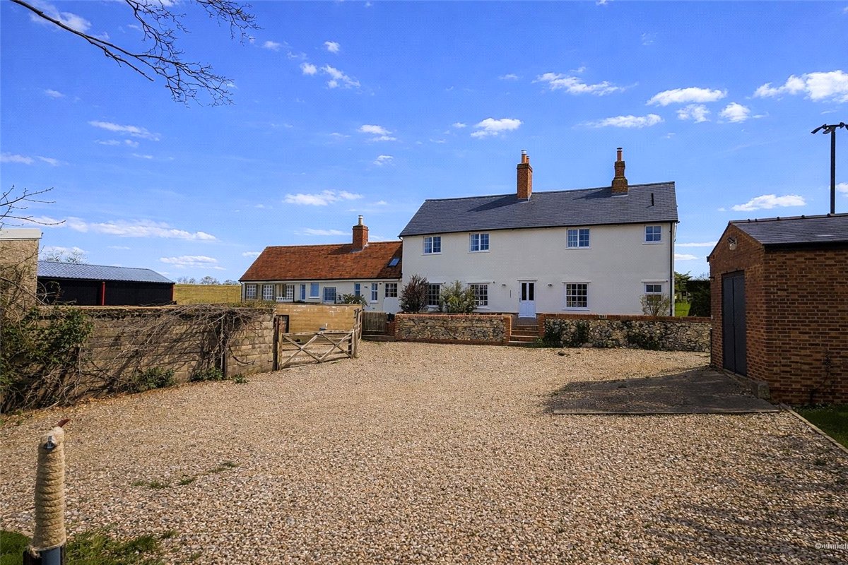 4 bedroom House, Upend, Newmarket, CB8 - Available