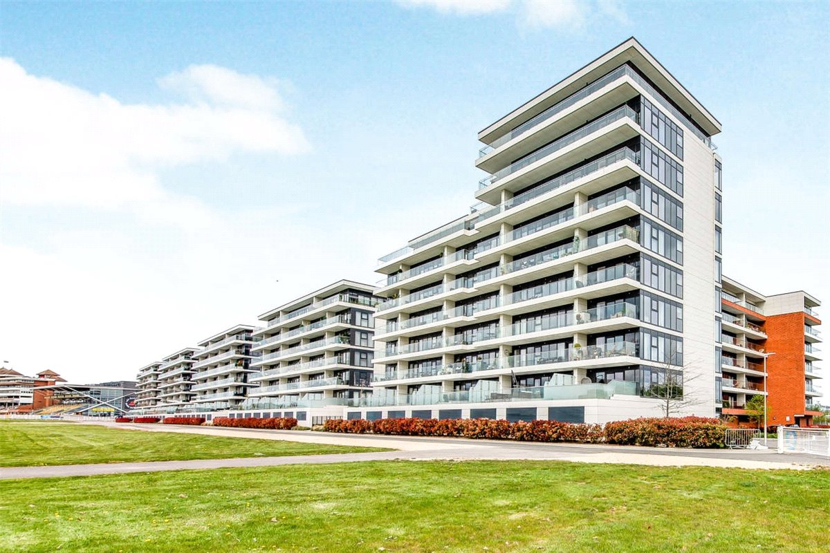 2 bedroom Flat, Kingman Way, Newbury, RG14 - 