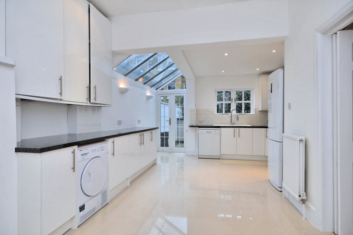 5 bedroom House, Clavering Avenue, London, SW13 - , Image 2