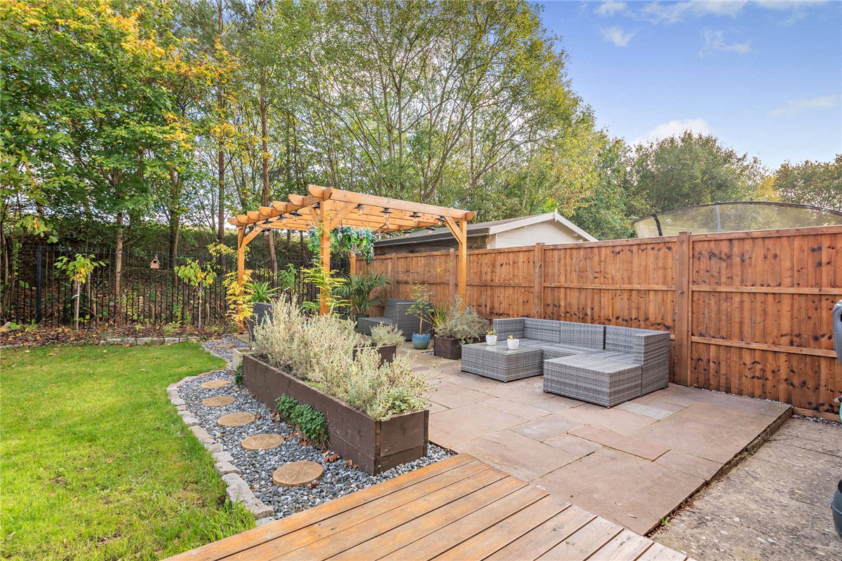 4 bedroom House, Hermitage Green, Hermitage, RG18 - Available, Image 17