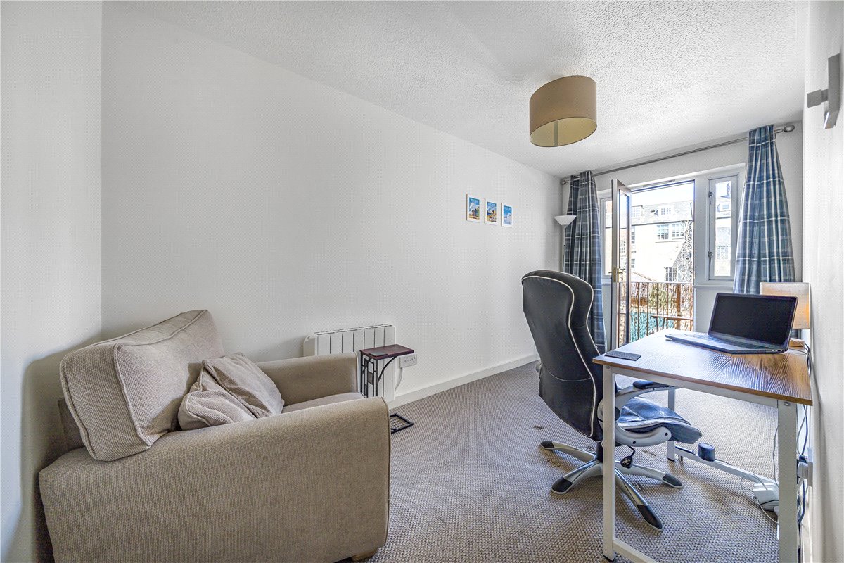 2 bedroom Flat, The Chilterns, Gloucester Green, OX1 - , Image 10