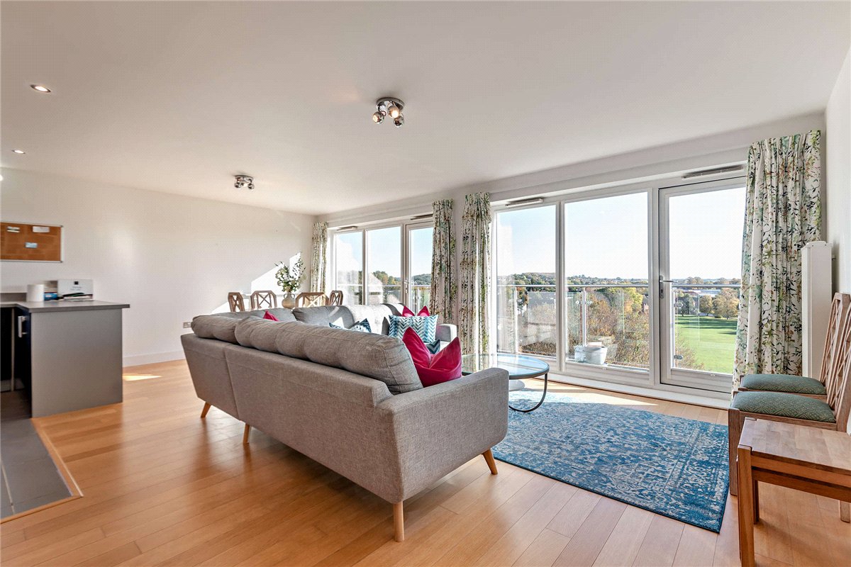 2 bedroom Flat, Baily, Park Way, RG14 - Available, Image 1