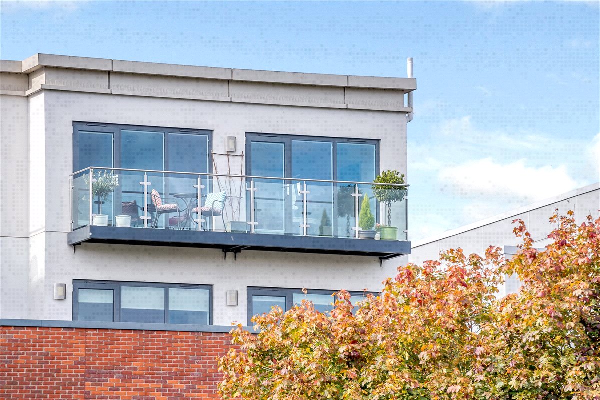 2 bedroom Flat, Baily, Park Way, RG14 - Available