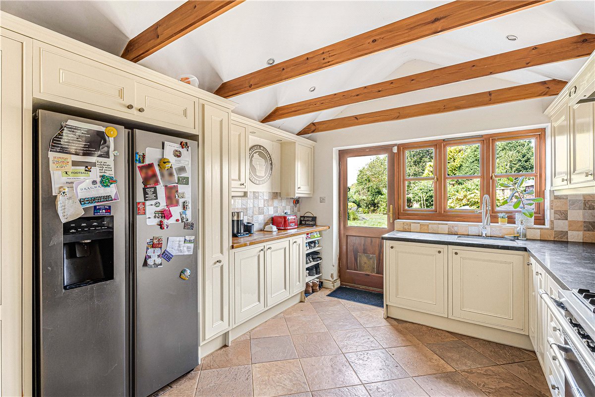 3 bedroom House, Oxford Road, Hampton Poyle, OX5 - Available, Image 4