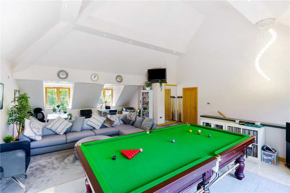 6 bedroom House, York House, Carleton Road, WF8 - Available, Image 3