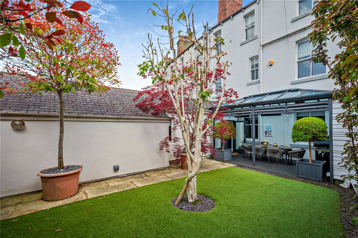 4 bedroom House, Royal Crescent, Harrogate, HG2 - Sold, Image 2