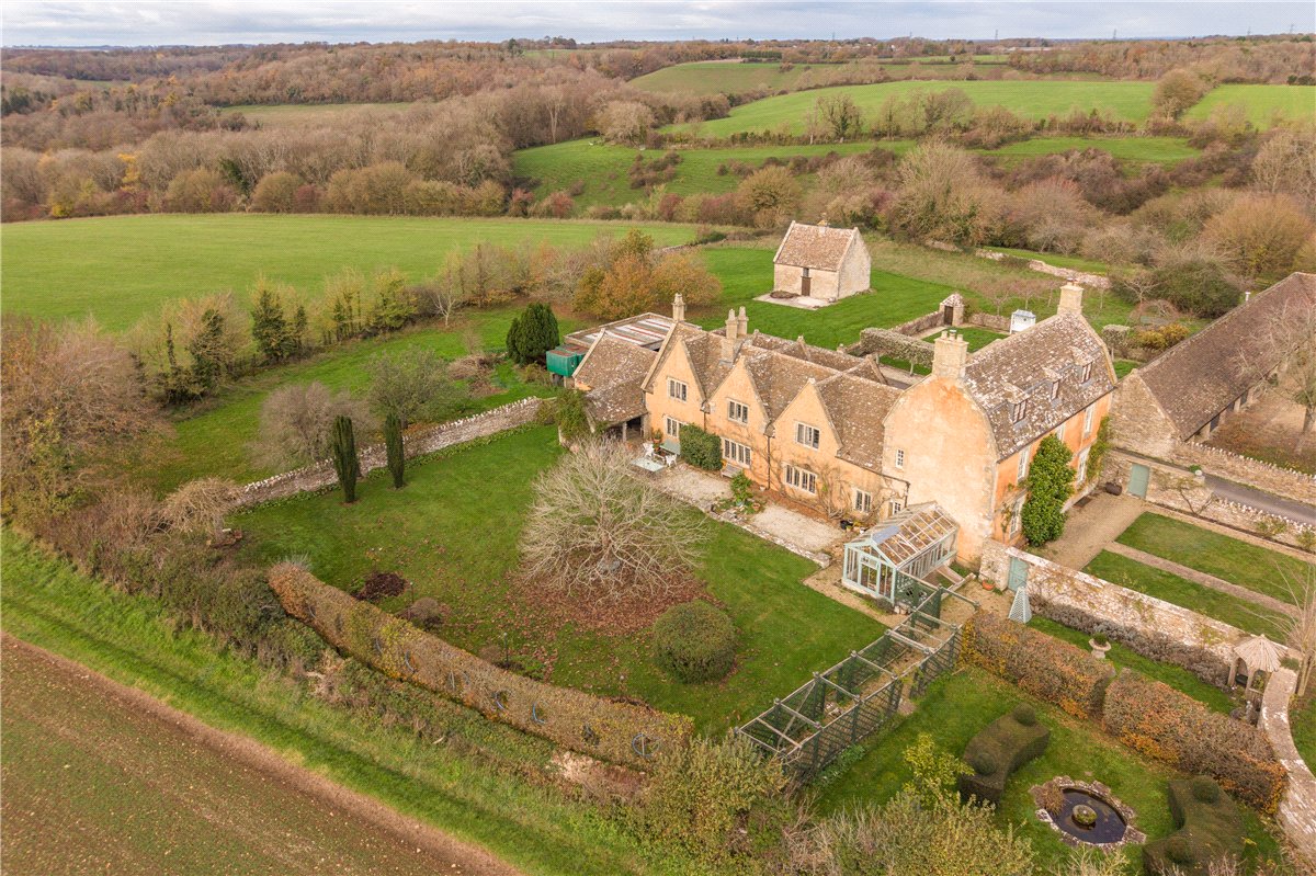 5 bedroom House, West Yatton, Yatton Keynell, SN14 - Available